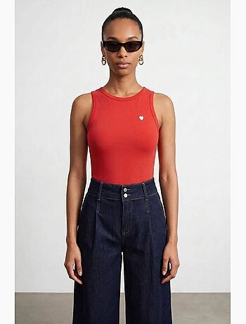 Blouse sans manches cintrée avec broderie dilvin