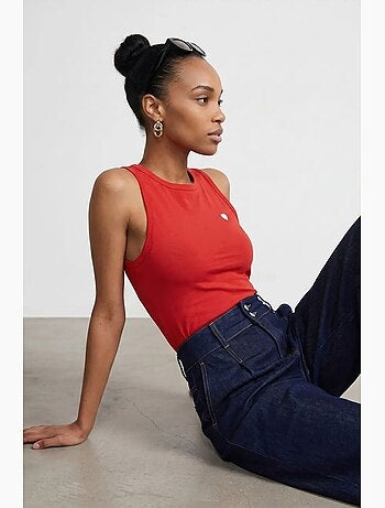 Blouse sans manches cintrée avec broderie dilvin
