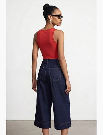 Blouse sans manches cintrée avec broderie dilvin