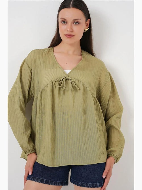 Blouse structuur seersucker v-hals met strik bdart - Kiabi