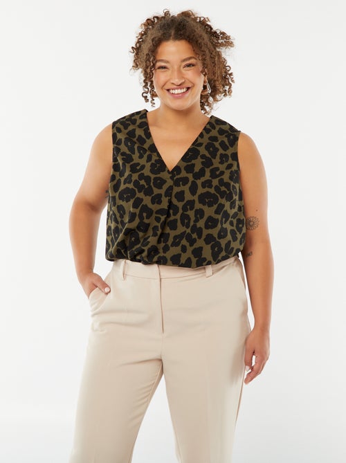 Blouse uni avec couture fantaisie au col - Kiabi