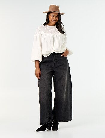 Blouse uni en gaze de coton et dentelle