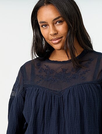 Blouse uni en gaze de coton et dentelle