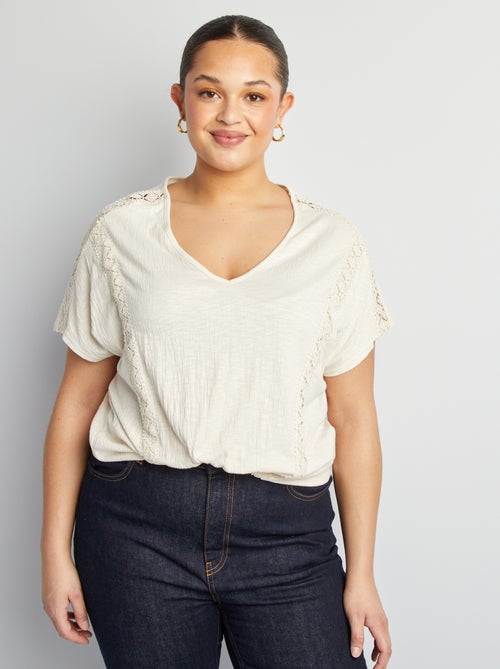 Blouse van crêpe-achtige stof met borduursel - Kiabi