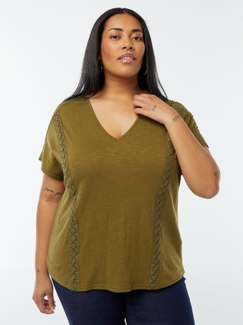 Blouse van crêpe-achtige stof met borduursel - Kiabi