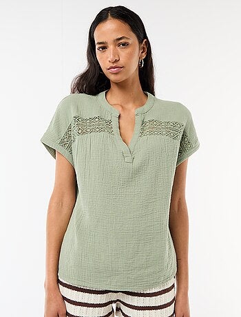 Blouse van dubbel katoengaas met borduursels