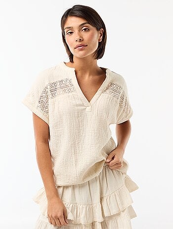 Blouse van dubbel katoengaas met borduursels