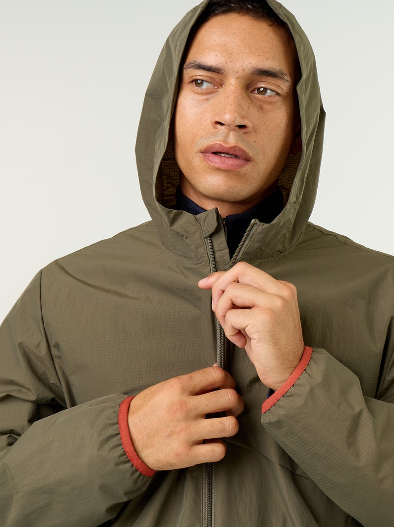 Blouson coupe-vent à capuche déperlant Kaki - Kiabi