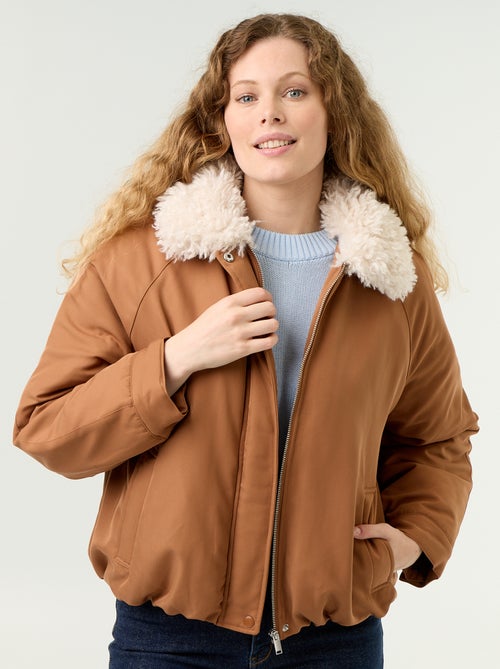 Blouson court avec col effet moutonné - Kiabi