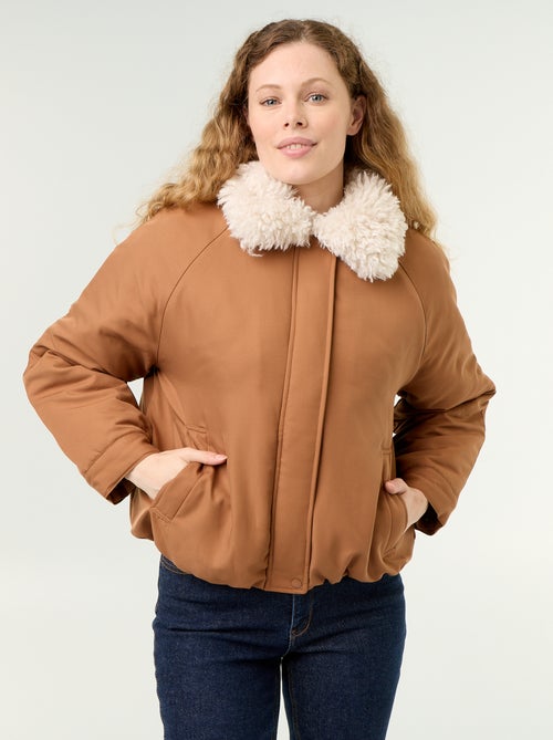 Blouson court avec col effet moutonné - Kiabi