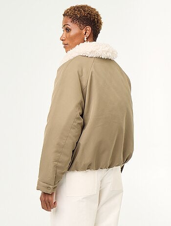 Blouson court avec col effet moutonné