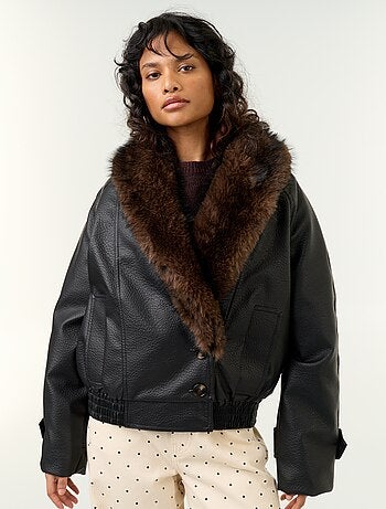 Blouson court en faux cuir avec col en fausse fourrure amovible
