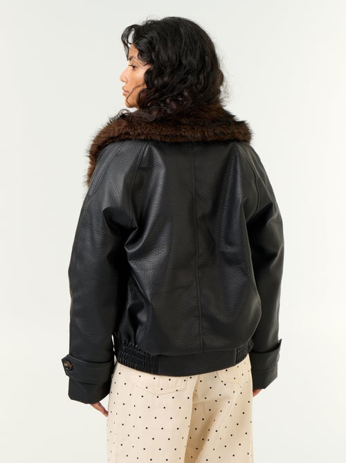 Blouson court en faux cuir avec col en fausse fourrure amovible - Kiabi