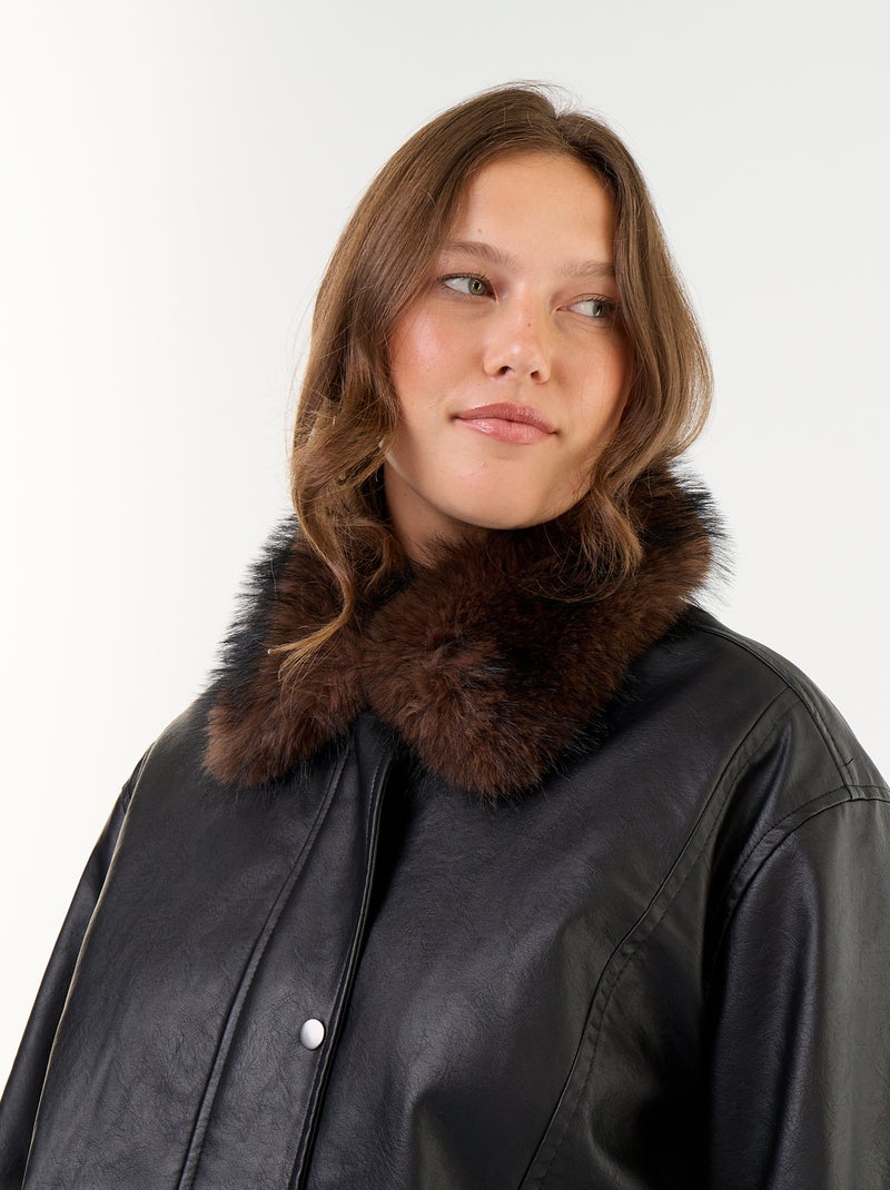 Blouson faux cuir oversize avec col en fausse fourrure amovible Noir - Kiabi