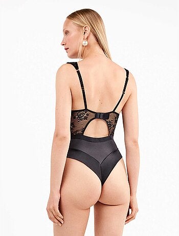Body dentelle partout épaulettes