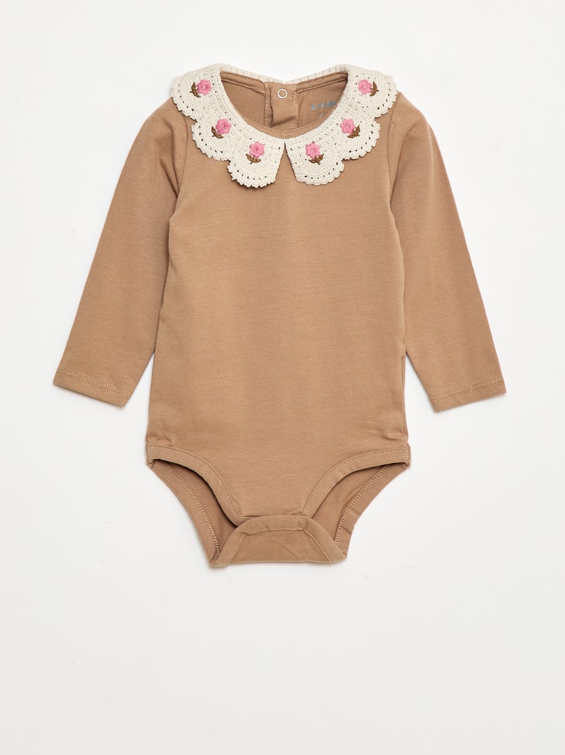 Body en maille jersey avec un col claudine brodé Beige - Kiabi