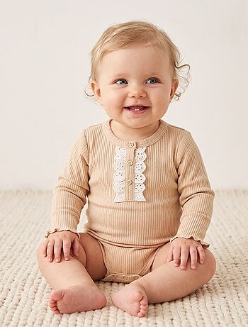 Body van geribde stof met broderie anglaise