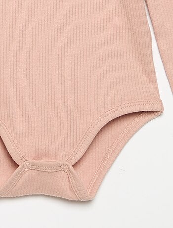 Body van ribstof met fantasiekraag