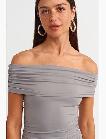 Bodycon midi-jurk met blote schouders dilvin
