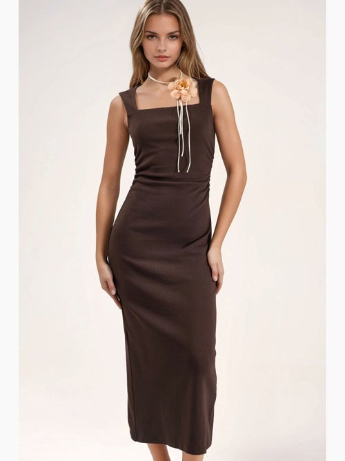Bodycon midi-jurk met vierkante hals en split hiccup - Kiabi Bodycon midi-jurk met vierkante hals en split hiccup - Kiabi
