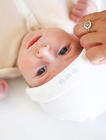 Bonnet de naissance en coton blanc