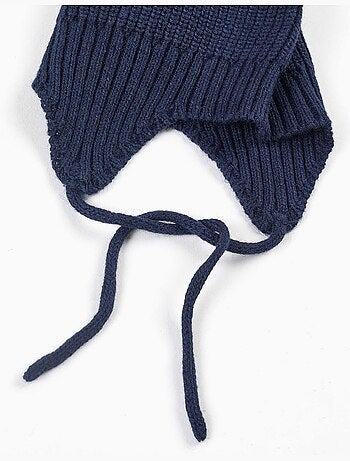 Bonnet en maille avec liens à nouer