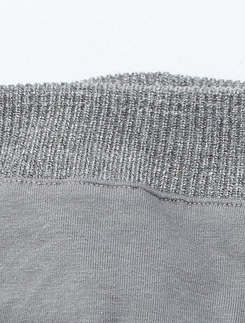 Bonnet maillé à pompon