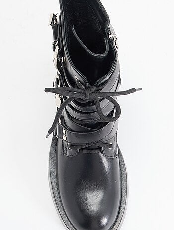 Boots avec sangles