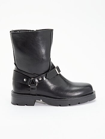 Boots en simili verni avec sangles fantaisies