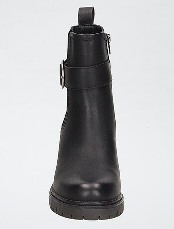 Boots met profielzool