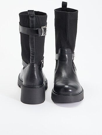 Boots met sok-effect van imitatieleer en gesp