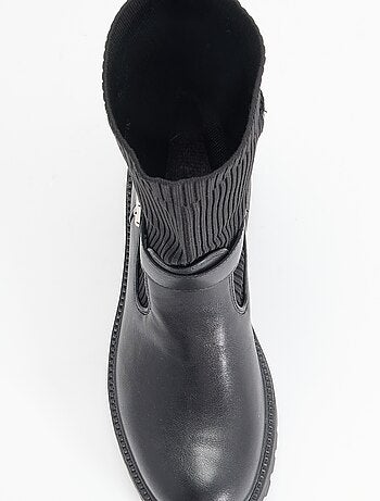 Boots met sok-effect van imitatieleer en gesp