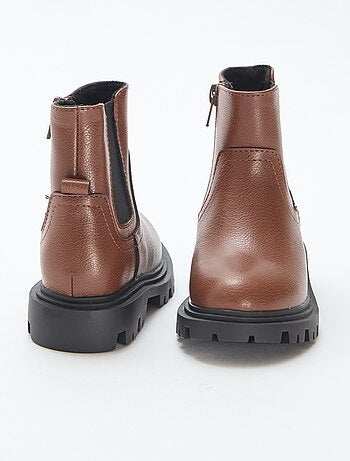 Bottes ajustées en simili