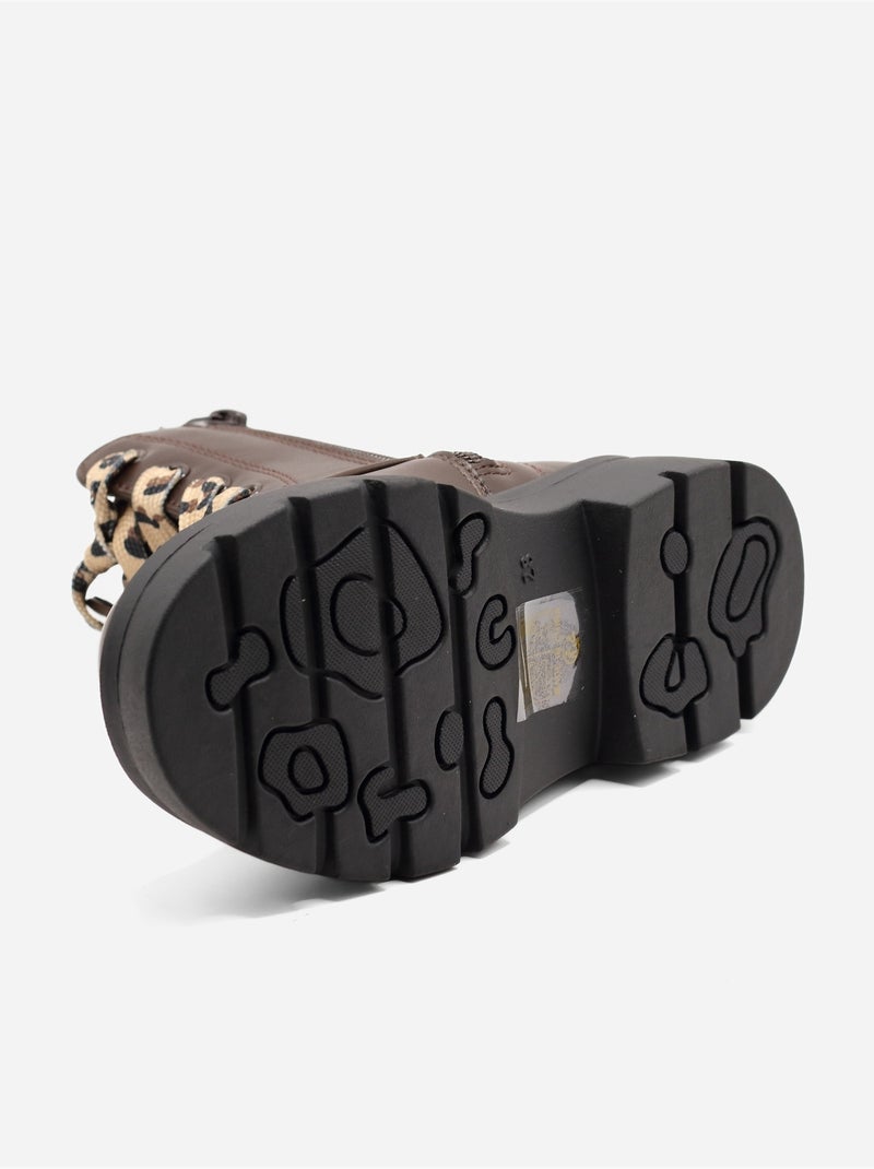 Bottines à motifs Marron foncé - Kiabi