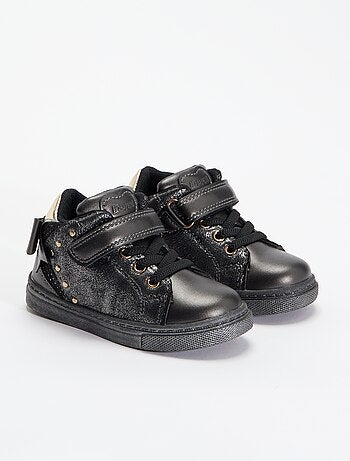 Bottines à scratchs et lacets
