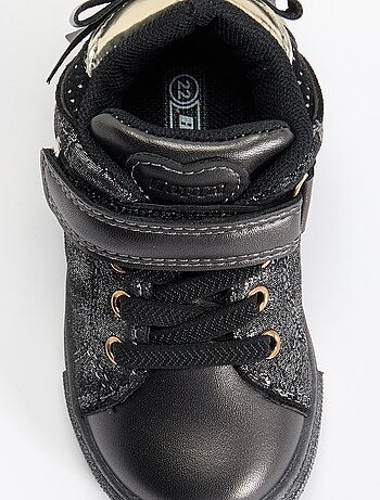 Bottines à scratchs et lacets