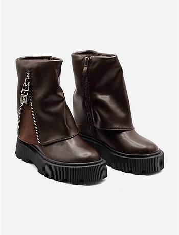 Bottines à semelles crantées