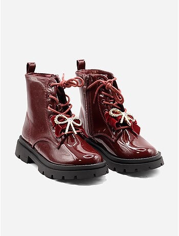 Bottines avec un nœud décoratif