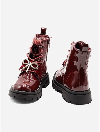 Bottines avec un nœud décoratif