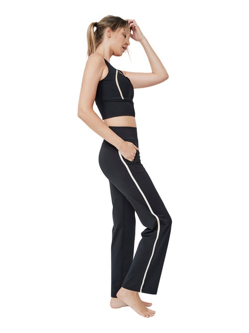 Brassière de sport ouverture frontale tech st7 - Kiabi Brassière de sport ouverture frontale tech st7 - Kiabi