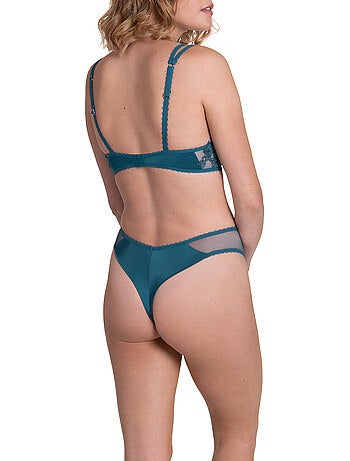 Braziliaans laag uitgesneden peony