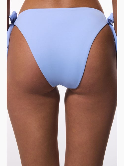 Brazilian bikinibroekje met lage taille penti - Kiabi Brazilian bikinibroekje met lage taille penti - Kiabi