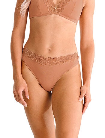 Brésilien échancré selena
