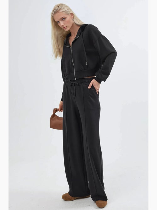 Broek met elastische taille en rechte pijpen busem - Kiabi Broek met elastische taille en rechte pijpen busem - Kiabi