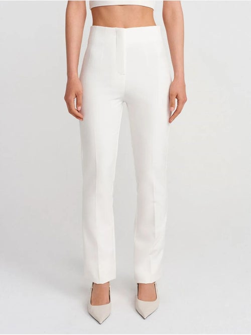Broek Met Hoge Taille En Plooien - Kiabi Broek Met Hoge Taille En Plooien - Kiabi