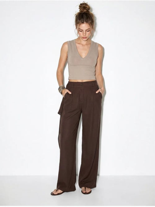 Broek met hoge taille en wijde pijp van crêpe lucci - Kiabi Broek met hoge taille en wijde pijp van crêpe lucci - Kiabi