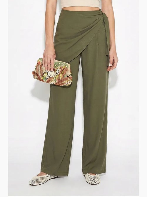 Broek met hoge taille en wijde pijp van crêpe lucci - Kiabi Broek met hoge taille en wijde pijp van crêpe lucci - Kiabi