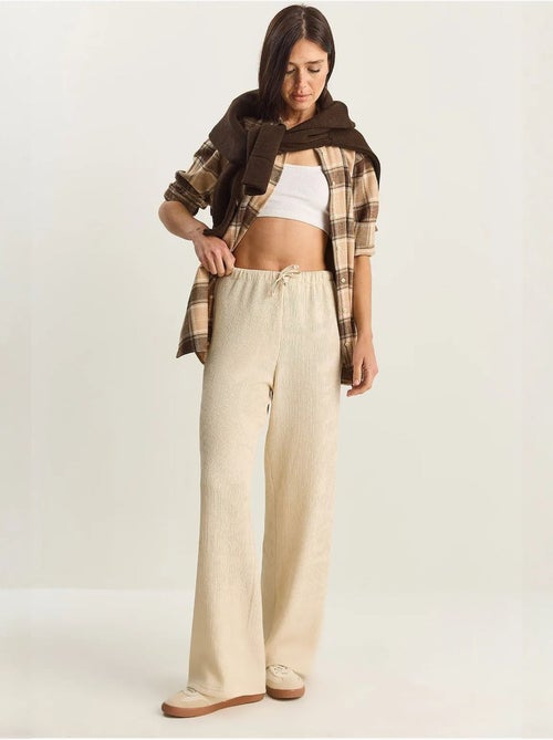 Broek met hoge taille en wijde pijpen lucci - Kiabi Broek met hoge taille en wijde pijpen lucci - Kiabi