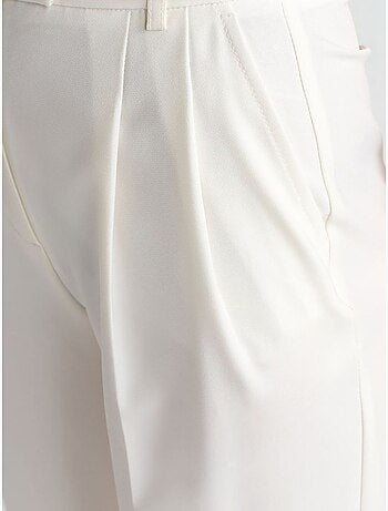 Broek met hoge taille, wijde pijp en riem dilvin