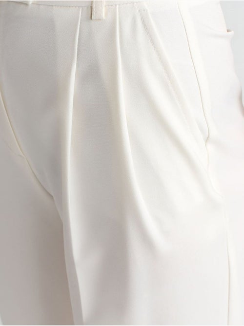 Broek met hoge taille, wijde pijp en riem dilvin - Kiabi Broek met hoge taille, wijde pijp en riem dilvin - Kiabi